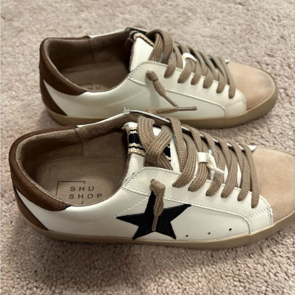 NWOT Shu Shop Pamela Brown Suede